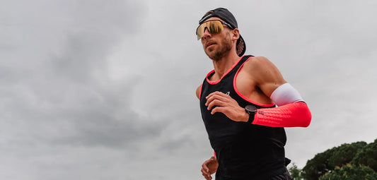 Compressport Manchons de compression / Armforce Ultralight - Blanc/Rouge fluo