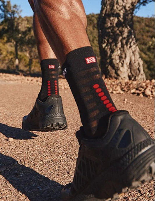 PRO RACING SOCKS V4.0 ULTRALIGHT RUN HIGH Black