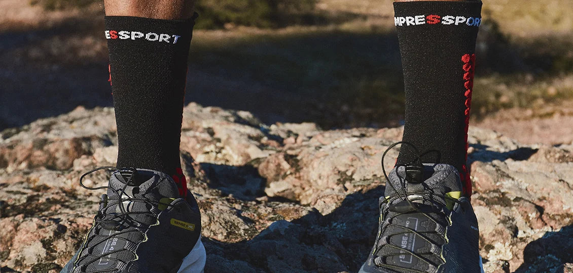 PRO RACING SOCKS V4.0 TRAIL Black/Red