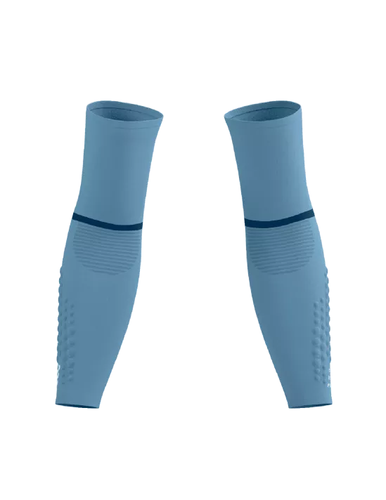 Compressport Manchons de compression / Armforce Ultralight - Bleu leger /Denim/Blanc réfléchissant