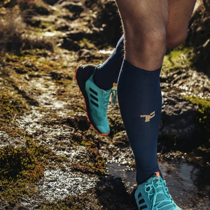 Chaussettes longues Boost Navy FYKE