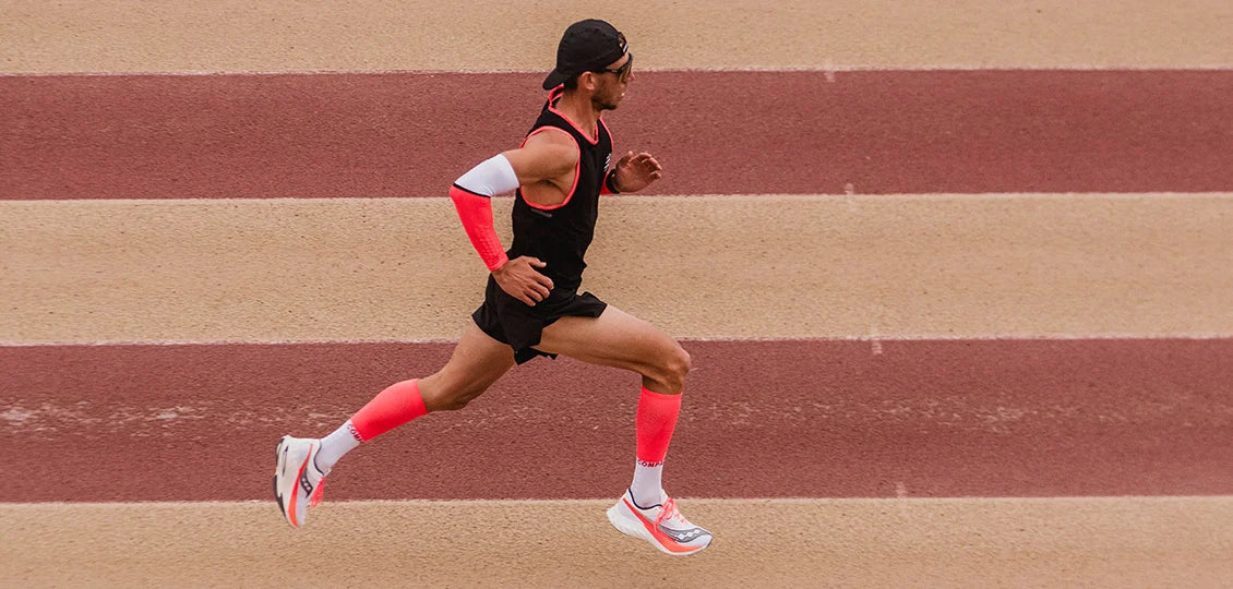 Compressport Manchons de compression / Armforce Ultralight - Bleu leger /Denim/Blanc réfléchissant